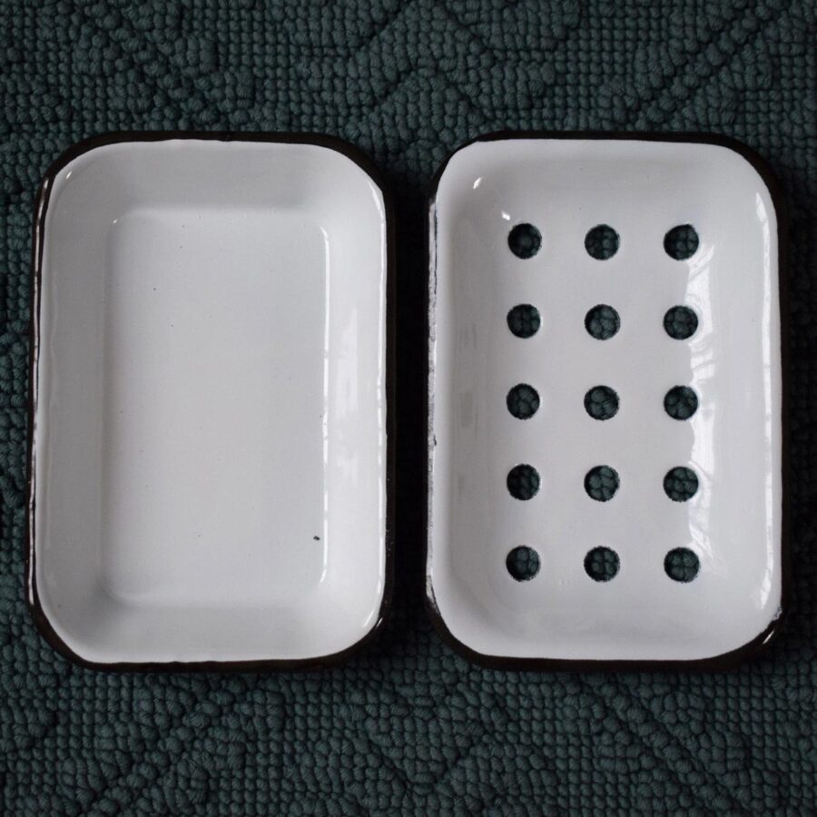 Enameled Two-Part Soap Dish