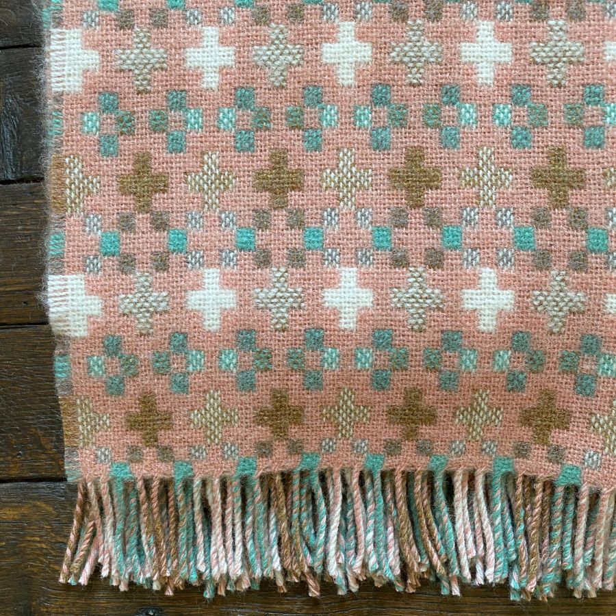 Eshton Blanket - Pink
