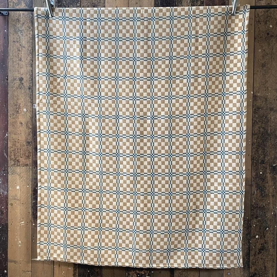 Hen Llys Throw/Single - Check
