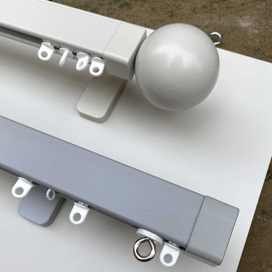 Bay window curtain pole