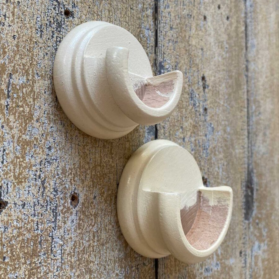Recess Bracket Painted Ivory 35mm or 50mm