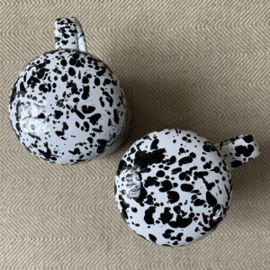 Enamelware Salt and Pepper Shaker Set - Image 2