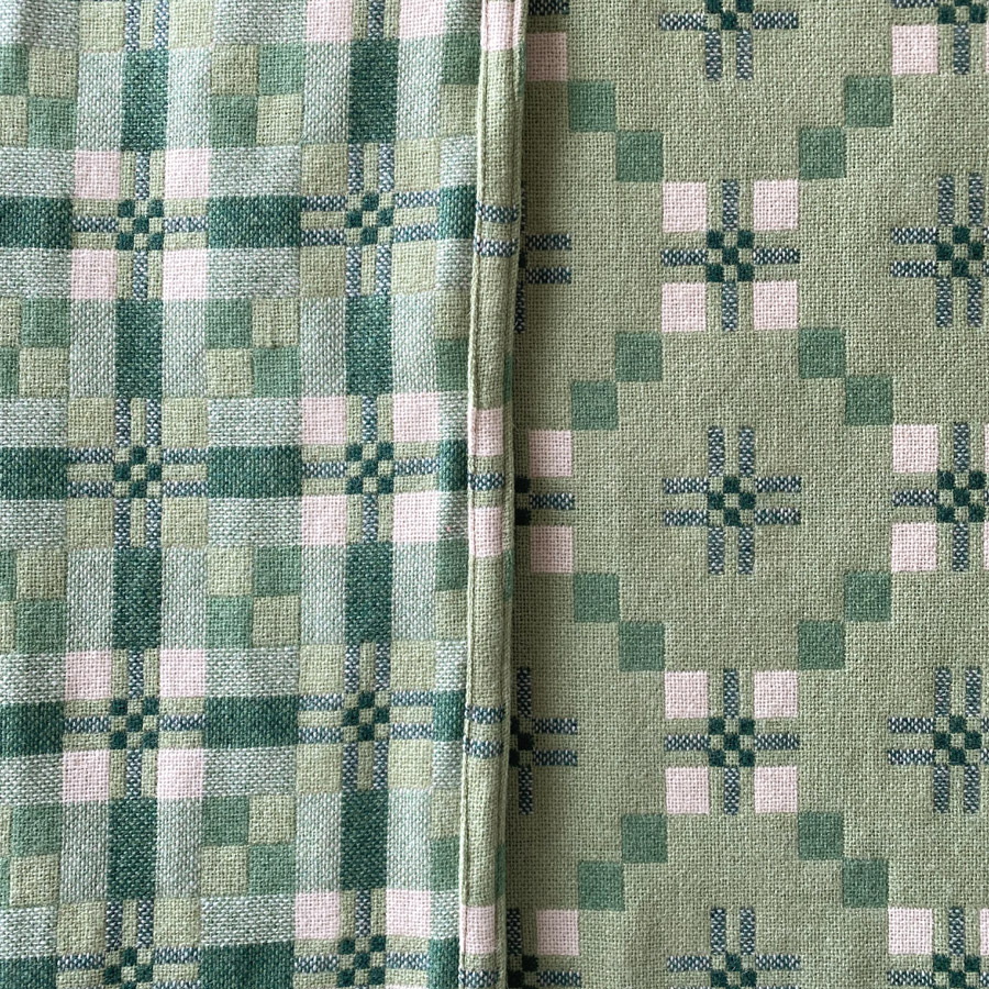 St David's Cross Welsh Throw - Deilin Green