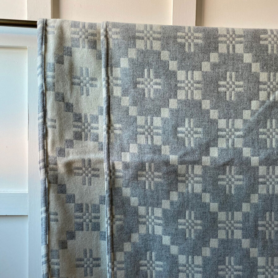 St David's Cross Welsh Throw - Grey