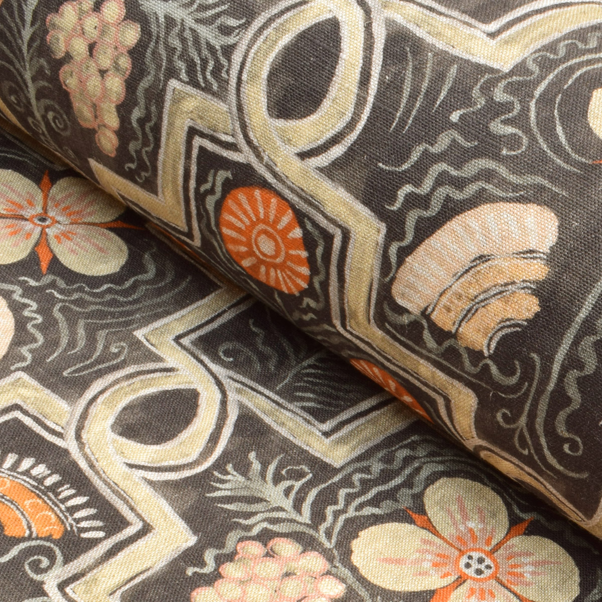 Elizabethan painted room fabric