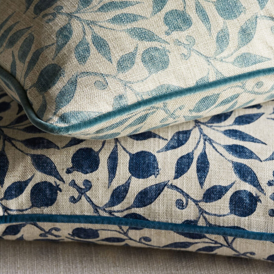 William Morris Rosehip - Indigo