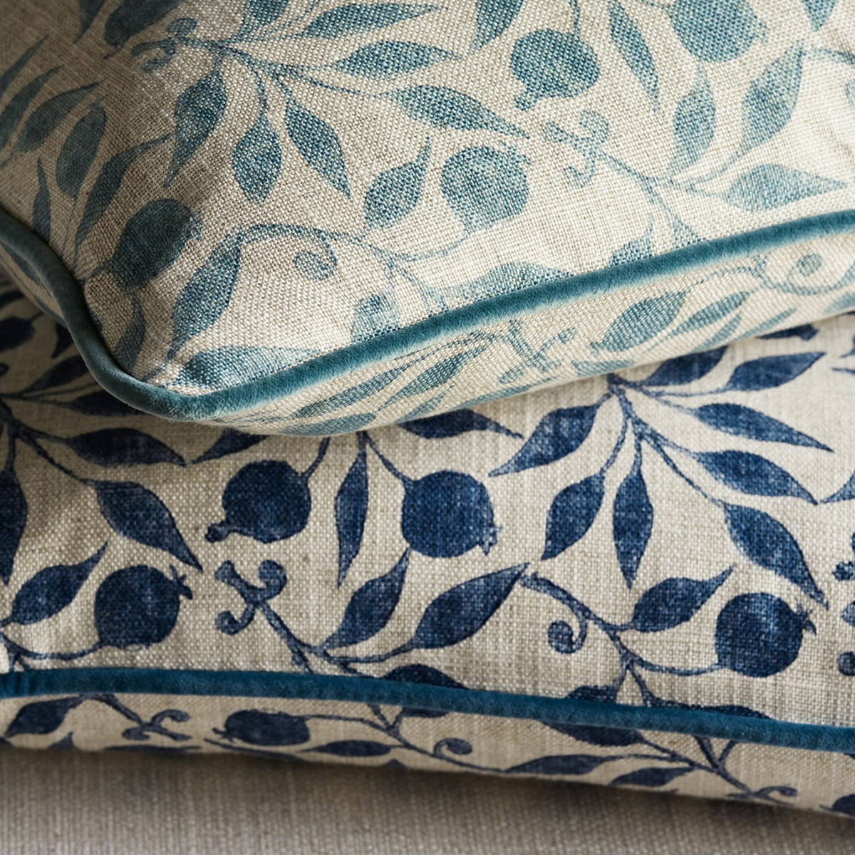 William Morris Rosehip - Indigo - Image 5
