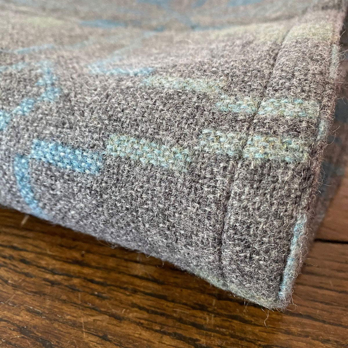 Vintage Star Welsh Throw - Slate - Image 6