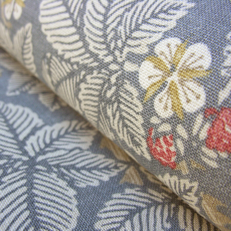 William Morris Bramble - Light Blue and Red