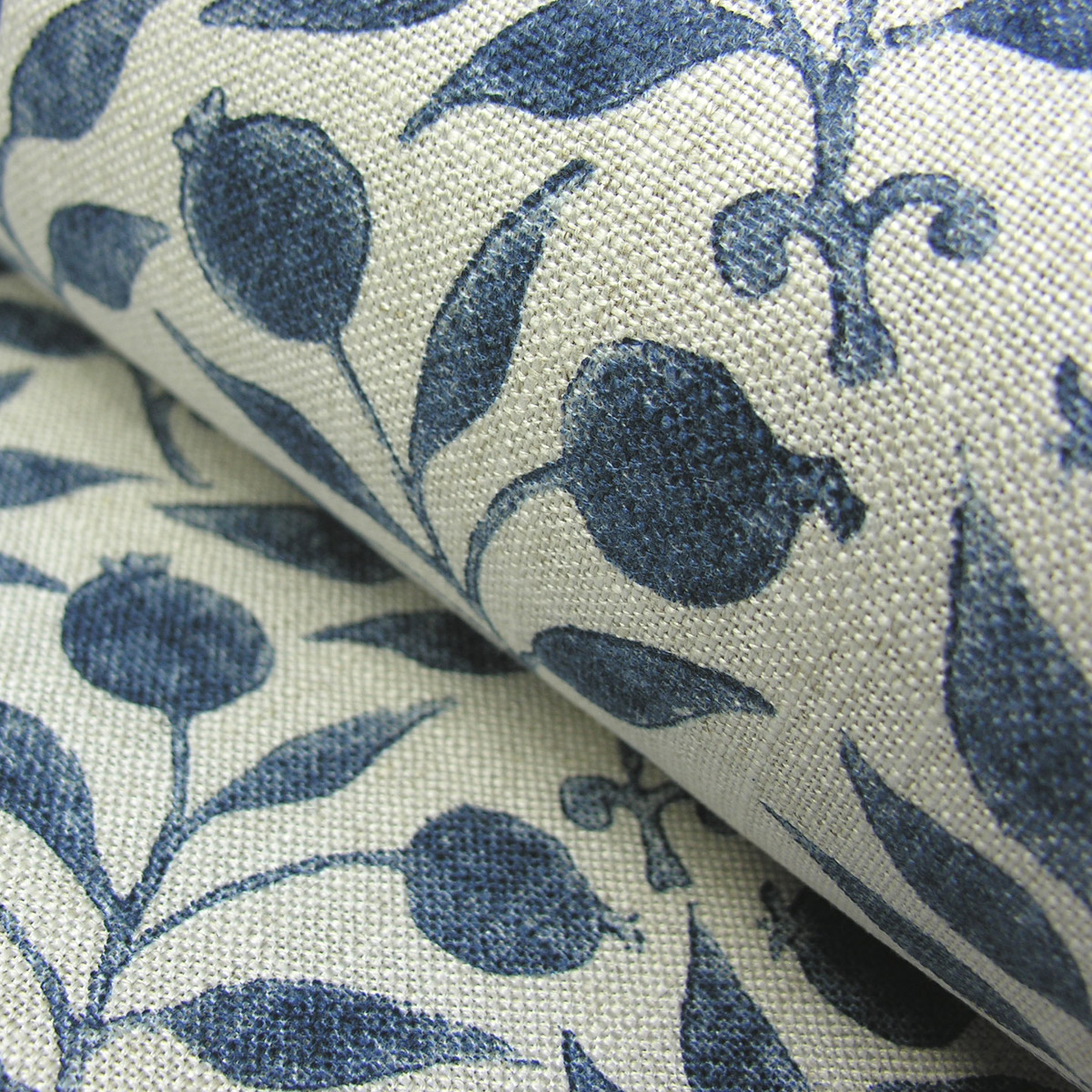 William Morris Rosehip - Indigo - Image 1