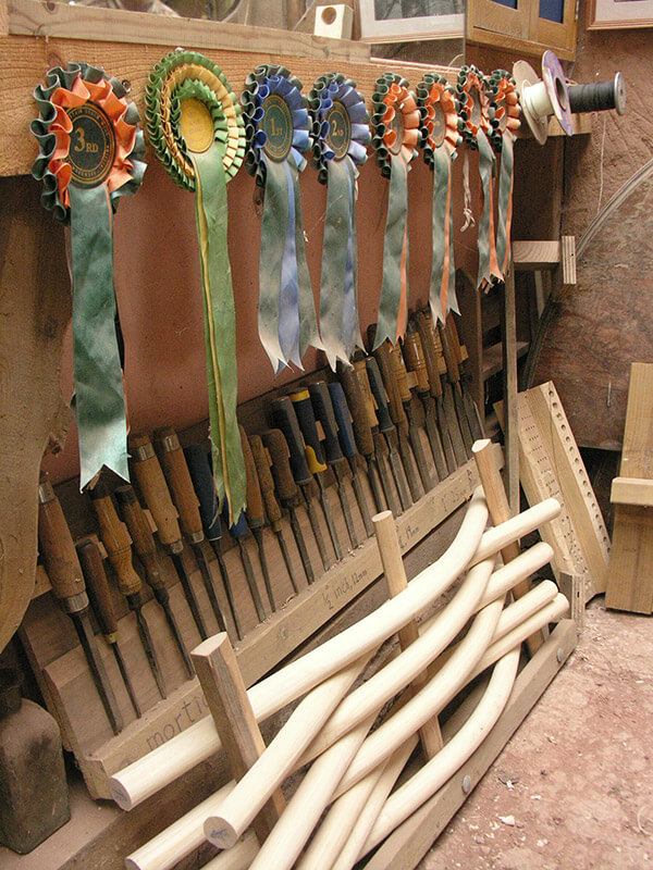 rosettes and bent legs