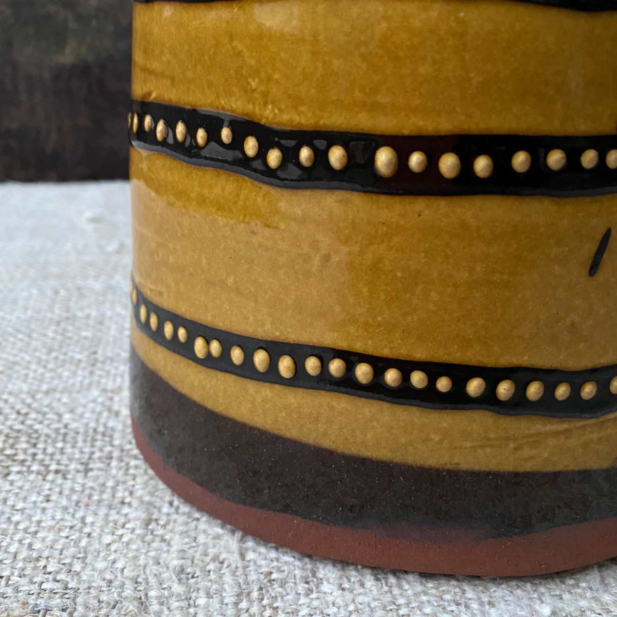 Erica Taylor Low Slipware Vase - Amber Ribbon ELTV - Image 4