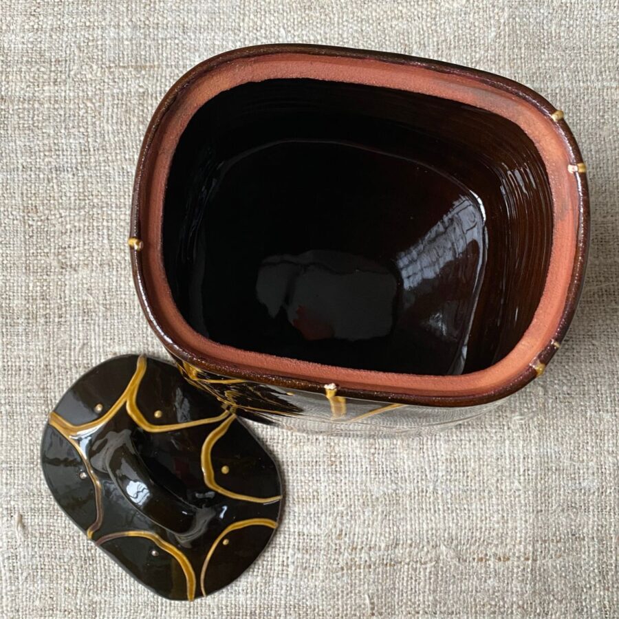 Erica Taylor Low - Large Lidded Jar ETJM2