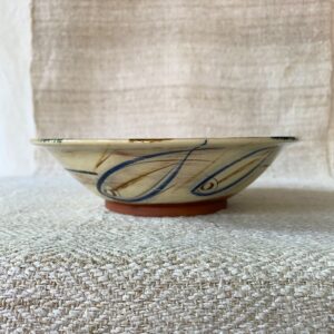 Jennifer Hall Slipware Pasta Bowl - Fish Trio JHPB2 - Image 6