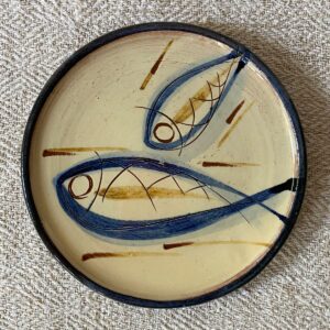 Jennifer Hall Slipware Side Plate - Fish Horizontal JHSP2 - Image 7