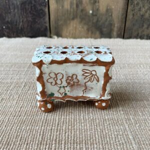 Sarah Monk Ceramic Slipware Flower Brick decorated with White Daisies