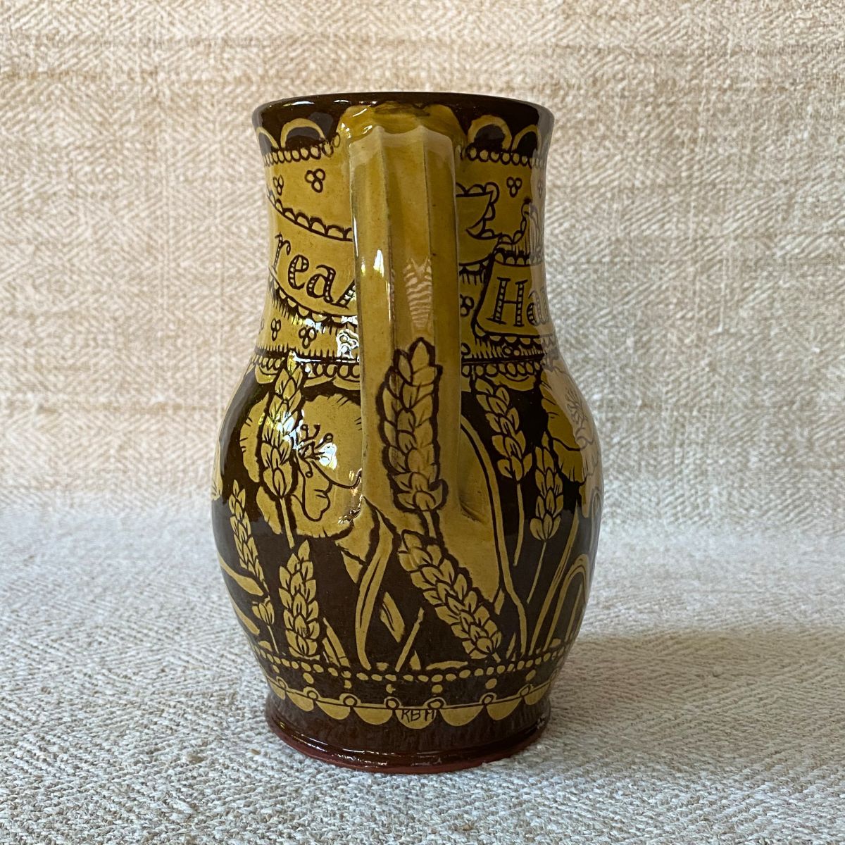 Katie B Morgan Slipware Jug SORKM1 Hares Leap - Image 4